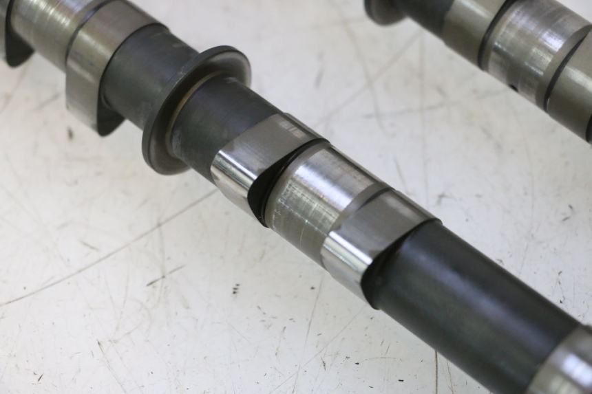 photo de CAMSHAFT YAMAHA FJR 1300 (2001 - 2005) - Surface and material condition