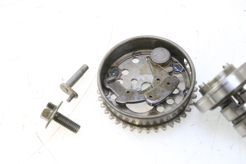 photo de CAMSHAFT YAMAHA XMAX X-MAX 125 (2006 - 2009) - Technical close-up