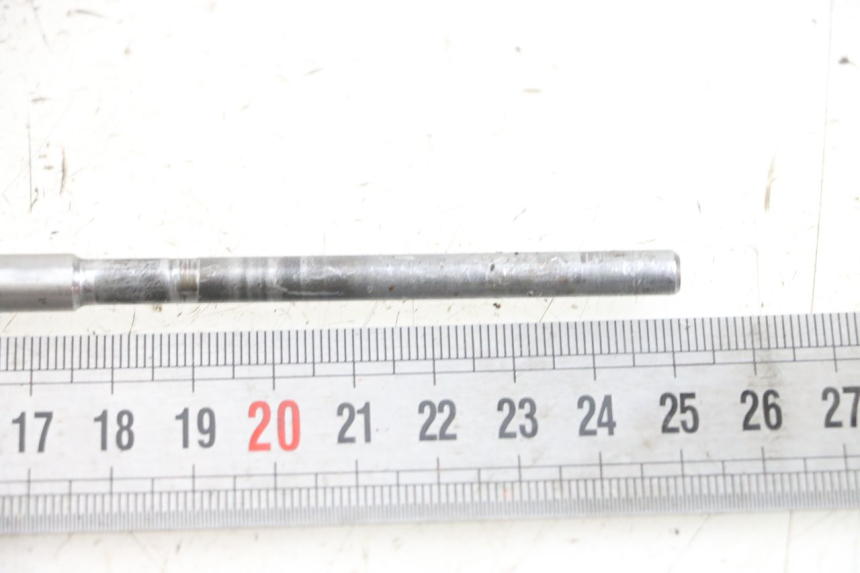 photo de CLUTCH SHAFT SUZUKI GSX E 250 (1982 - 1983) - Zoom on usage condition