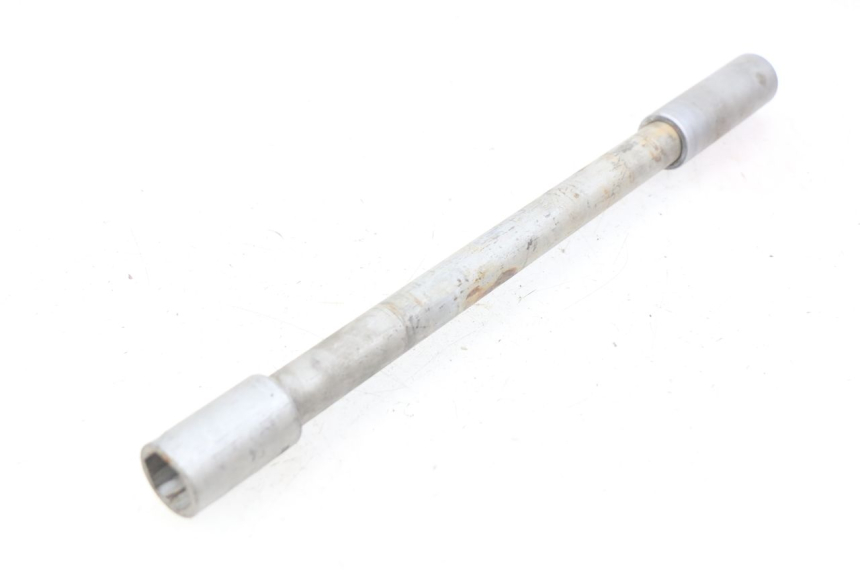 photo de SWINGARM PIVOT AXIS HONDA CB R 1000 (2018 - 2023) - Main view