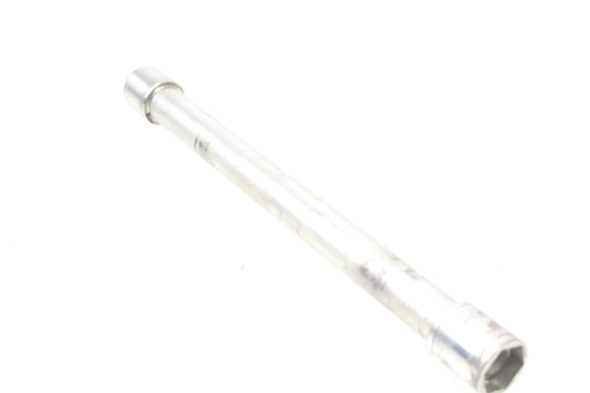 photo de SWING ARM AXLE HONDA CBR 929 RR FIREBLADE 900 (2000 - 2001) - Main view