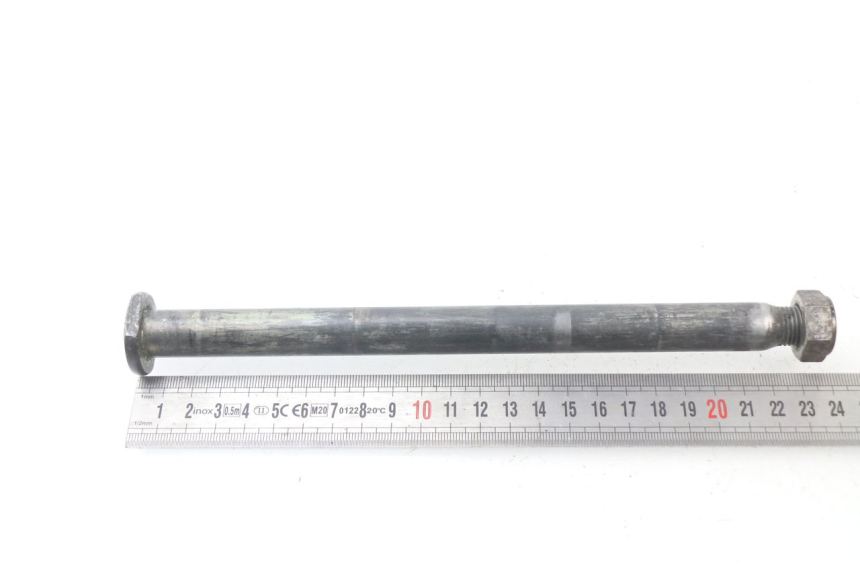 photo de SWING ARM AXLE HONDA CR 125 (2000 - 2001) - Zoom on usage condition