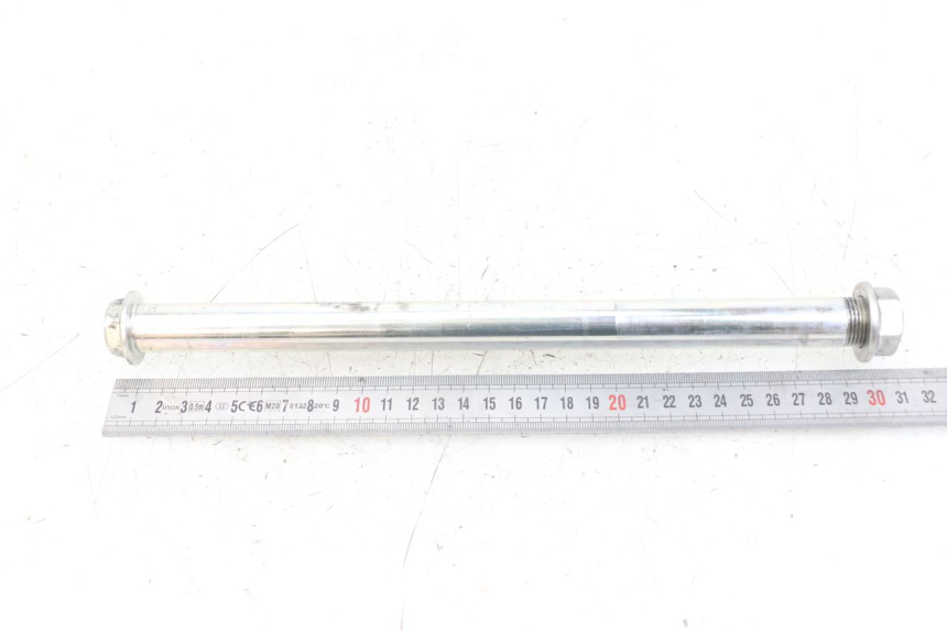 photo de SWING ARM AXLE KAWASAKI ER-6 ER6 N 650 (2012 - 2016) - Zoom on usage condition