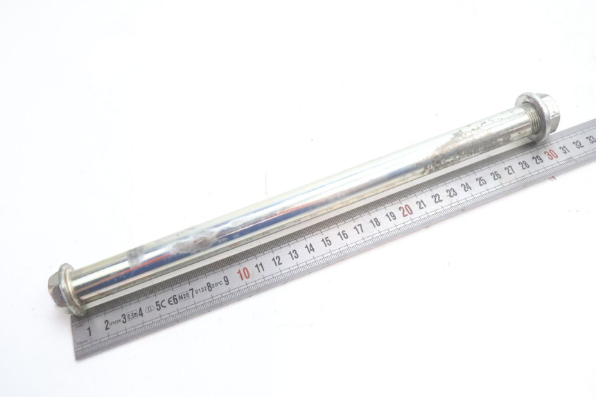 photo de SWING ARM AXLE KAWASAKI ER-6 ER6 N 650 (2005 - 2009) - Alternative perspective
