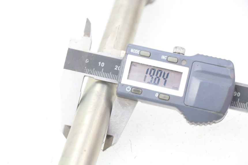 photo de SWINGARM PIVOT BOLT YAMAHA FJR ABS 1300 (2016 - 2020) - Component detail