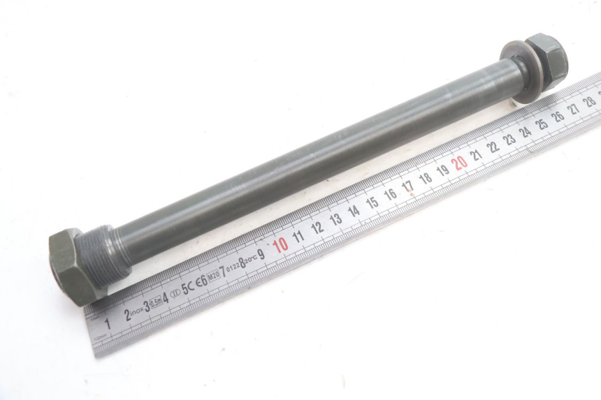 photo de SWING ARM AXLE YAMAHA FJR 1300 (2001 - 2005) - Zoom on usage condition