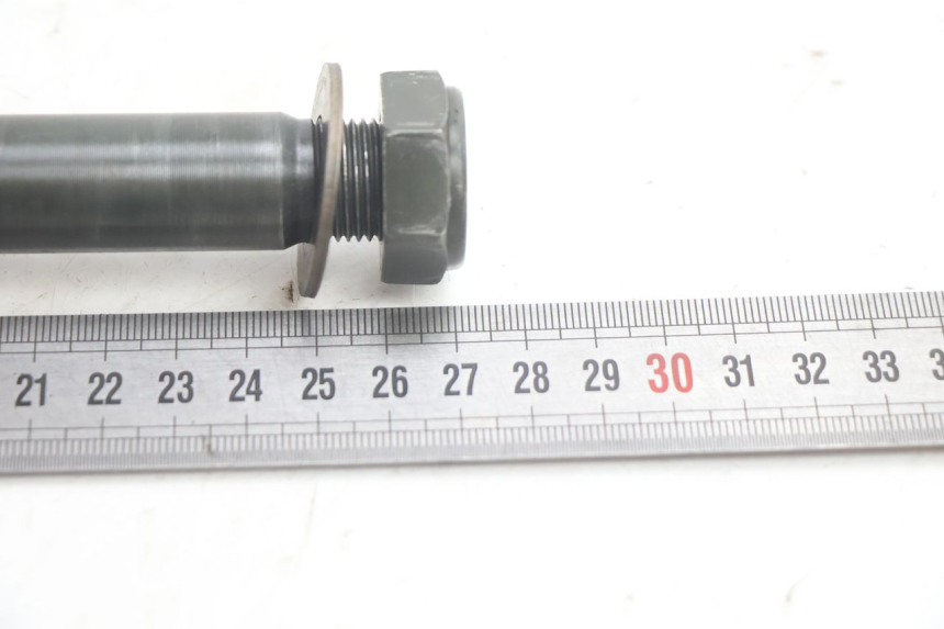 photo de SWING ARM AXLE YAMAHA FJR 1300 (2001 - 2005) - Alternative perspective
