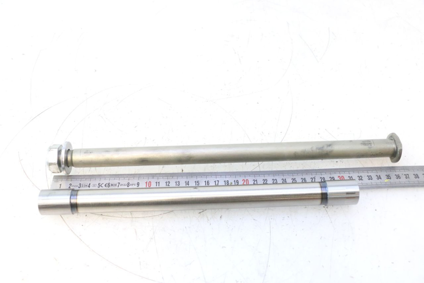 photo de SWING ARM AXLE YAMAHA FZ8 800 (2010 - 2016) - Alternative perspective