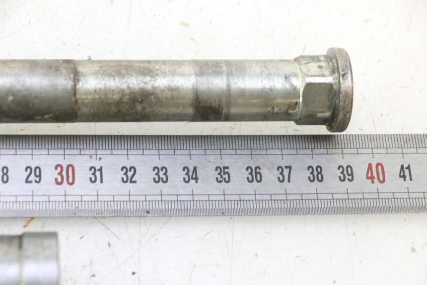 photo de SWINGARM PIVOT BOLT GILERA GP 800 (2007 - 2013) - Surface and material condition