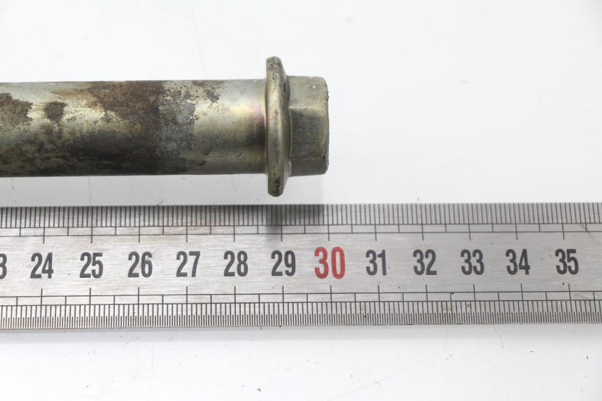 photo de Swingarm pivot SUZUKI GSF N BANDIT 600 (2000 - 2004) - Zoom on usage condition