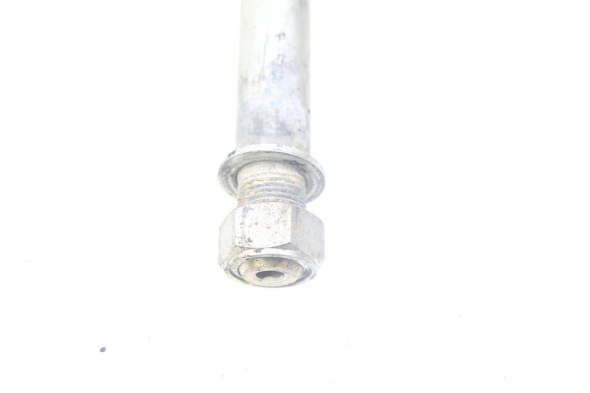 photo de SWINGARM PIVOT BOLT SUZUKI GSF S BANDIT 600 (2000 - 2004) - Technical close-up