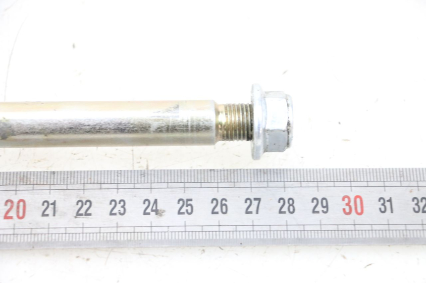 photo de SWING ARM AXLE HYOSUNG GTR 125 (2006 - 2008) - Zoom on usage condition