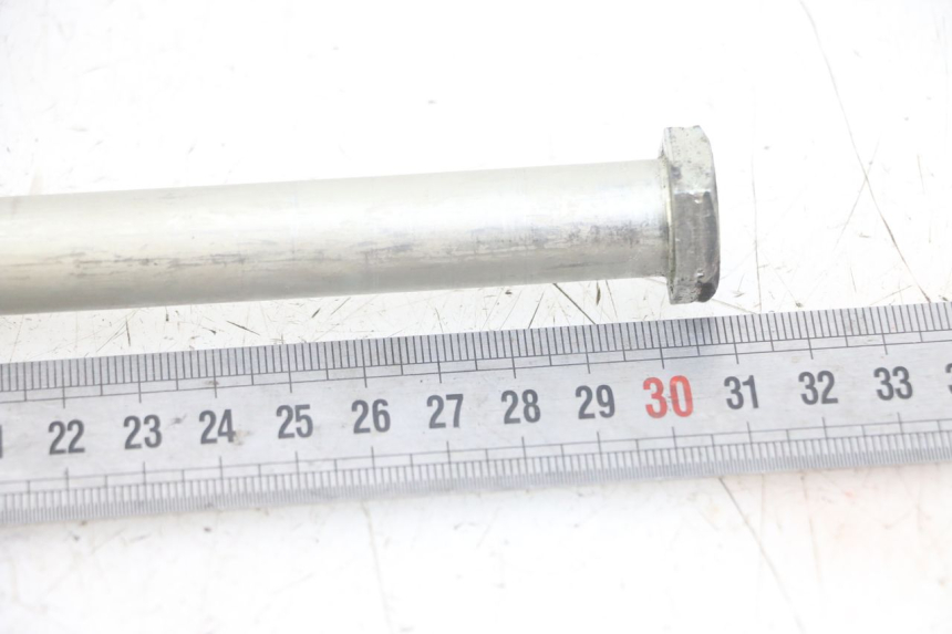 photo de SWINGARM PIVOT BOLT YAMAHA MT-07 MT07 ABS 700 (2014 - 2017) - Component detail