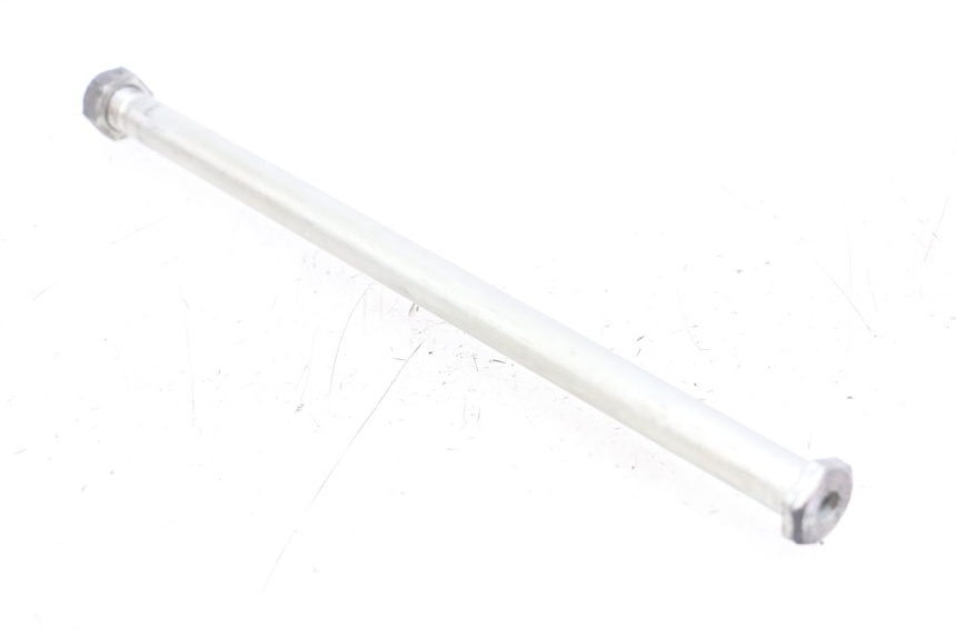 photo de SWINGARM PIVOT BOLT YAMAHA MT-07 MT07 ABS 700 (2014 - 2017) - Technical close-up