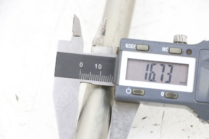 photo de SWING ARM AXLE YAMAHA MT-07 MT07 ABS 700 (2018 - 2020) - Component detail