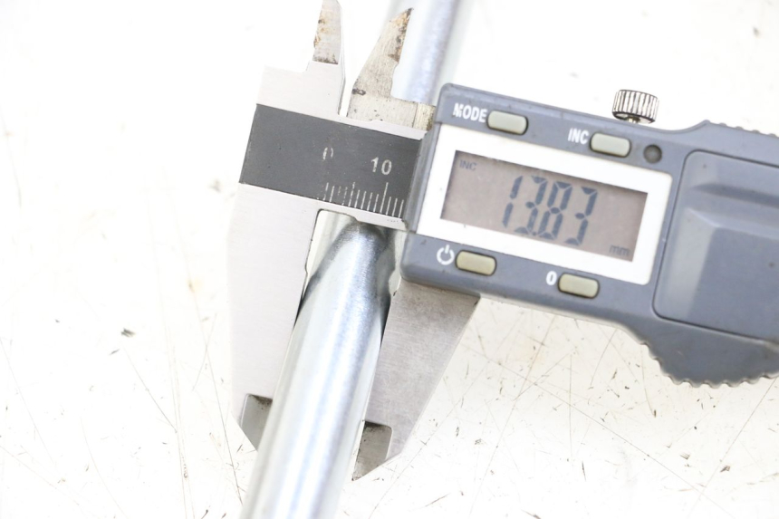 photo de SWING ARM AXLE ASTOR ORCAL 125 (2015 - 2017) - Component detail