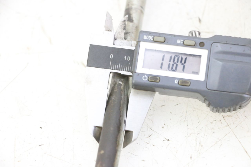 photo de SWING ARM AXLE APOLLO RFZ 125 - Component detail