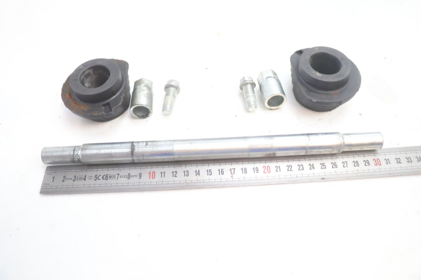 photo de SWING ARM AXLE HARLEY DAVIDSON ROAD GLIDE FLTRXSE 1920 (2018 - 2022) - Zoom on usage condition