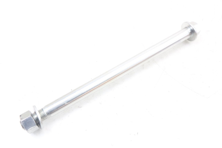 photo de SWING ARM AXLE ROYAL ENFIELD CONTINENTAL GT 650 (2019 - 2024) - Component detail