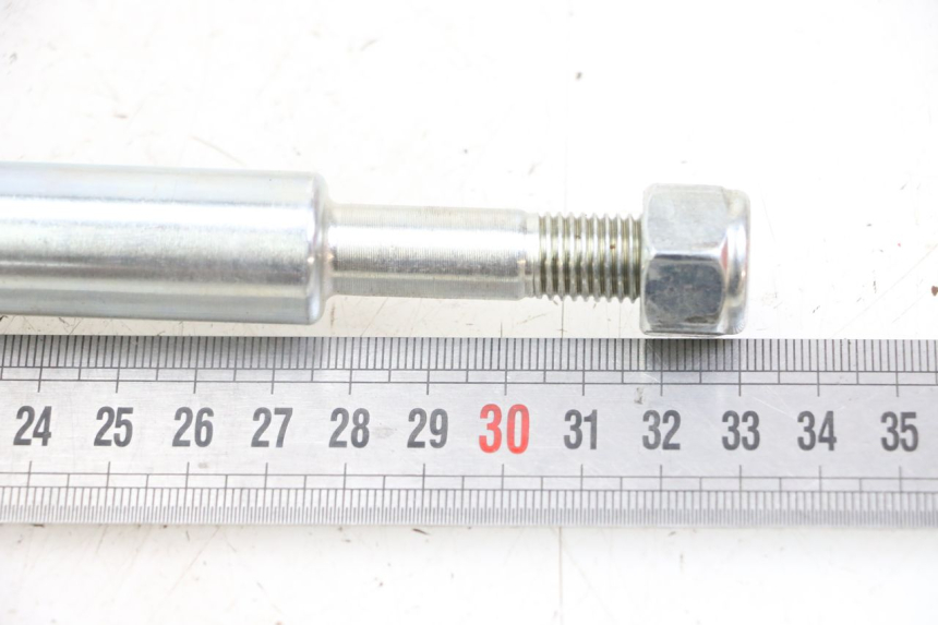 photo de SWING ARM AXLE ROYAL ENFIELD HYMALAYAN 410 (2016 - 2023) - Zoom on usage condition