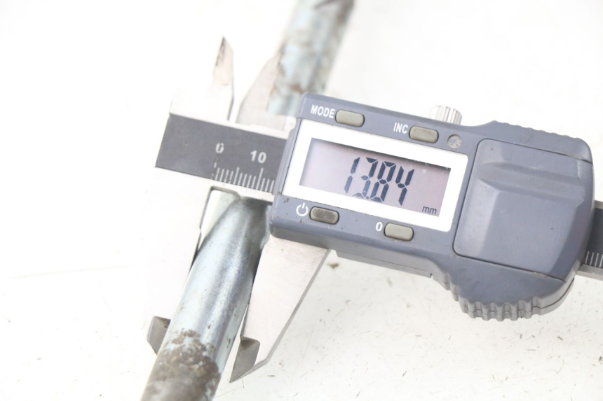 photo de SWING ARM AXLE MASH SEVENTY FIVE 125 (2013 - 2021) - Alternative perspective