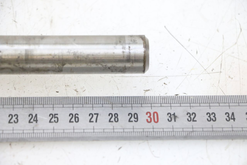 photo de SWING ARM AXLE TRIUMPH SPRINT 900 (1995 - 1998) - Zoom on usage condition