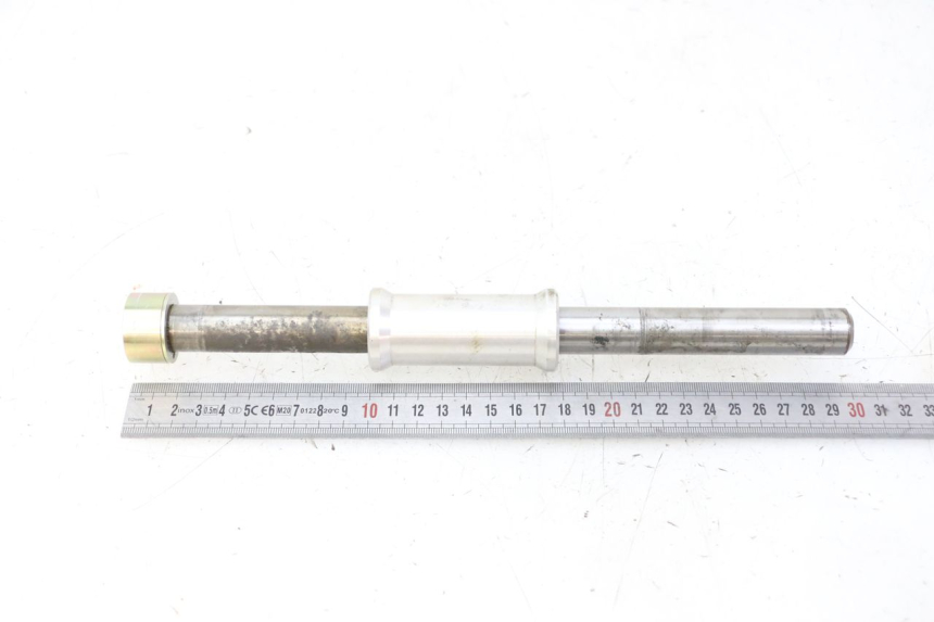 photo de SWING ARM AXLE TRIUMPH SPRINT 900 (1995 - 1998) - Alternative perspective