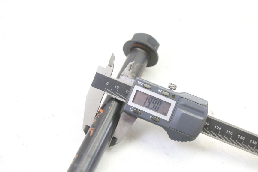 photo de SWING ARM AXLE KTM SUPERENDURO R 950 (2005 - 2009) - Technical close-up