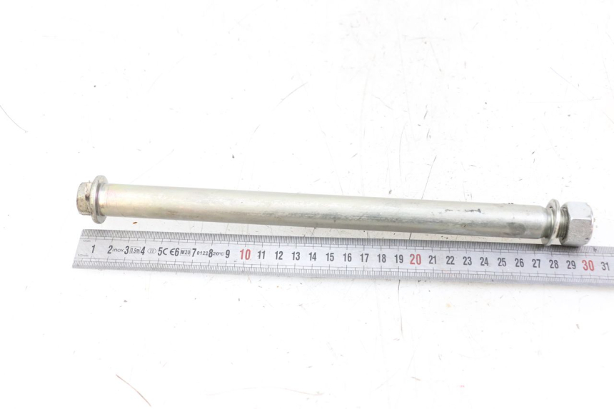 photo de SWING ARM AXLE SUZUKI GSR 750 (2011 - 2017) - Technical close-up