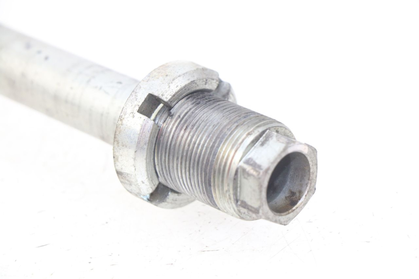 photo de SWING ARM AXLE SUZUKI SV S 650 (1999 - 2002) - Technical close-up