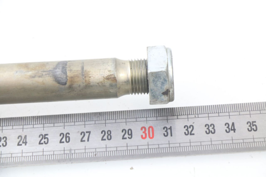 photo de SWING ARM AXLE YAMAHA TDM ABS 900 (2002 - 2014) - Alternative perspective