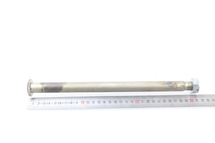 photo de SWING ARM AXLE YAMAHA TDM ABS 900 (2002 - 2014) - Technical close-up