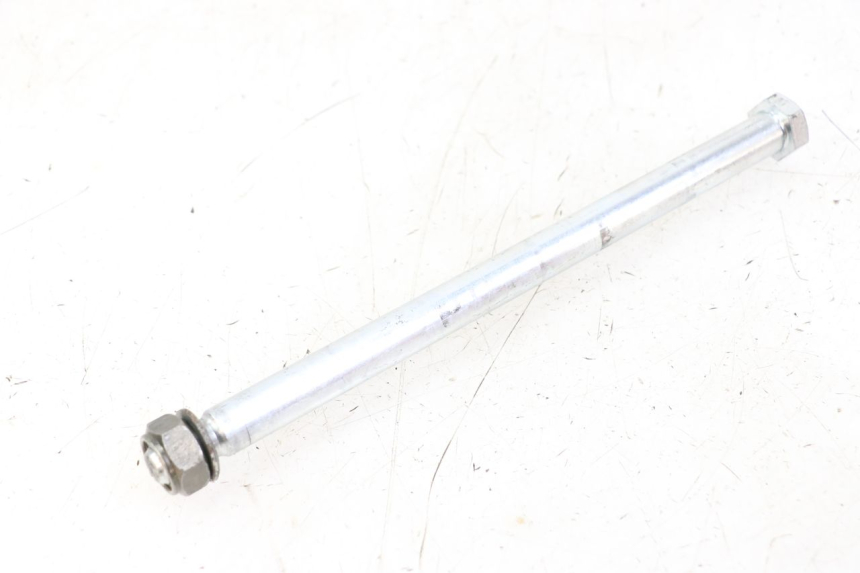 photo de SWING ARM AXLE YAMAHA TDR DELTABOX 125 (1997 - 2003) - Technical close-up