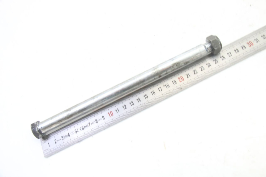 photo de SWING ARM AXLE YAMAHA TDR DELTABOX 125 (1997 - 2003) - Zoom on usage condition