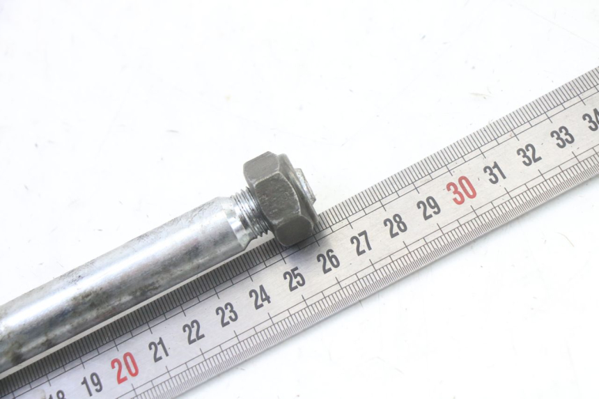 photo de SWING ARM AXLE YAMAHA TDR DELTABOX 125 (1997 - 2003) - Alternative perspective