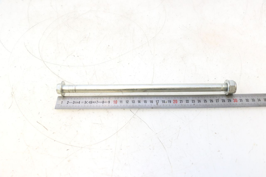 photo de SWING ARM AXLE DAELIM VJ ROADWIN 125 (2004 - 2007) - Zoom on usage condition