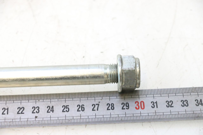 photo de SWING ARM AXLE DAELIM VJ ROADWIN 125 (2004 - 2007) - Alternative perspective
