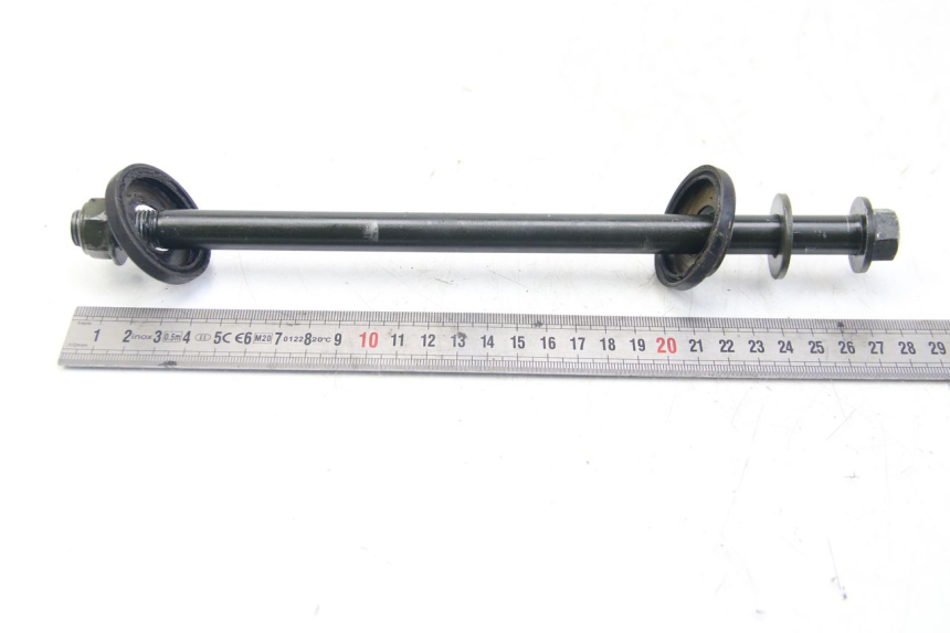 photo de SWINGARM PIVOT AXIS SYM WOLF SB 125 (2011 - 2018) - Zoom on usage condition