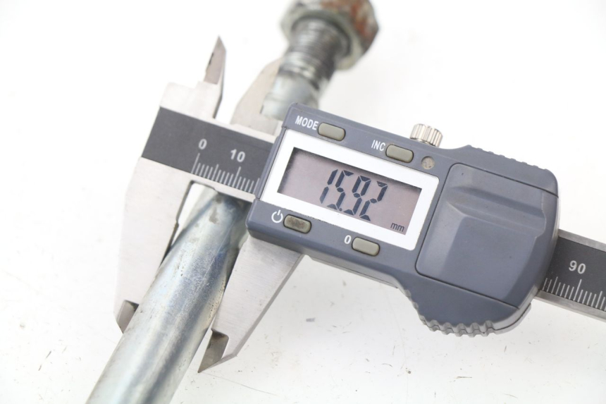 photo de SWING ARM AXLE YAMAHA XJN XJ N DIVERSION 600 (1994 - 1997) - Component detail