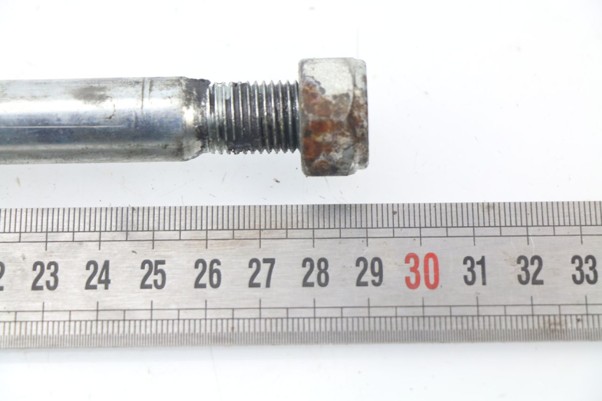 photo de SWING ARM AXLE YAMAHA XJN XJ N DIVERSION 600 (1994 - 1997) - Zoom on usage condition