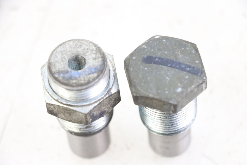 photo de SWING ARM AXLE YAMAHA XVS DRAG STAR DRAGSTAR 650 (1997 - 2007) - Zoom on usage condition