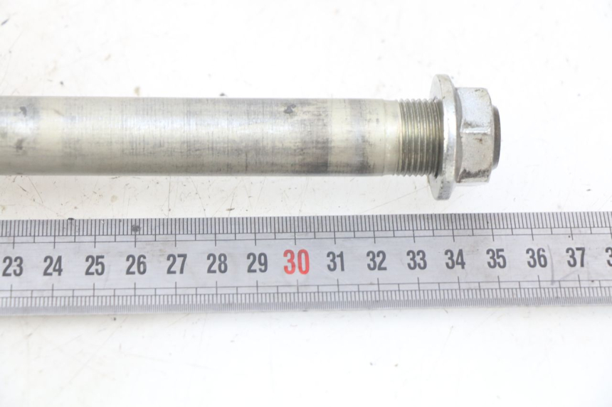 photo de SWINGARM PIVOT BOLT KAWASAKI Z 750 (2007 - 2013) - Zoom on usage condition