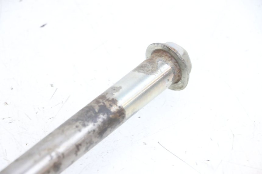 photo de SWING ARM AXLE KAWASAKI ZR 7 750 (1999 - 2004) - Technical close-up