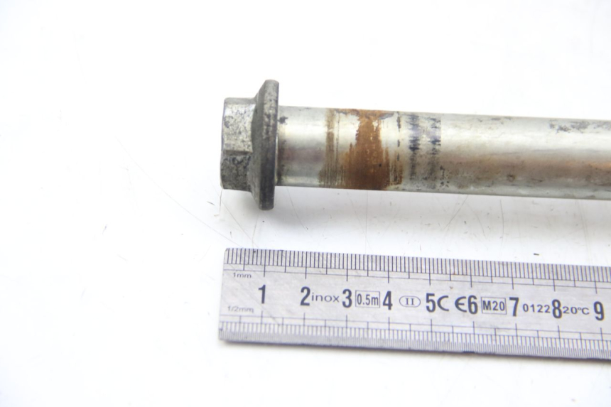 photo de SWINGARM PIVOT AXIS KAWASAKI ZX-6R ZX6R 600 (1995 - 1997) - Alternative perspective