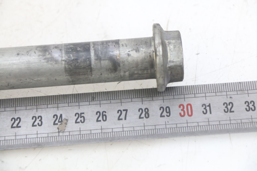 photo de SWINGARM PIVOT AXIS KAWASAKI ZX-6R ZX6R 600 (1995 - 1997) - Zoom on usage condition