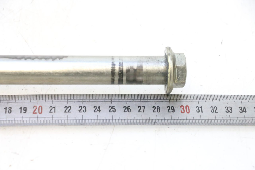 photo de SWINGARM PIVOT AXIS KAWASAKI ZX-6R ZX6R 600 (1995 - 1997) - Zoom on usage condition