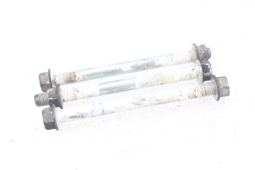 photo de ENGINE AXLE HONDA CBR R 125 (2003 - 2006) - Alternative perspective