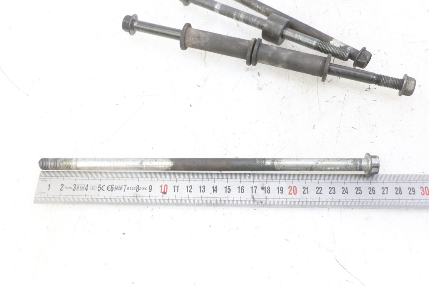 photo de ENGINE AXLE SUZUKI GS GSE 500 (2001 - 2003) - Surface and material condition