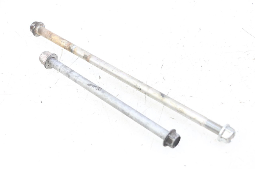 photo de ENGINE AXLE SUZUKI GSR 750 (2011 - 2017) - Fixing points details