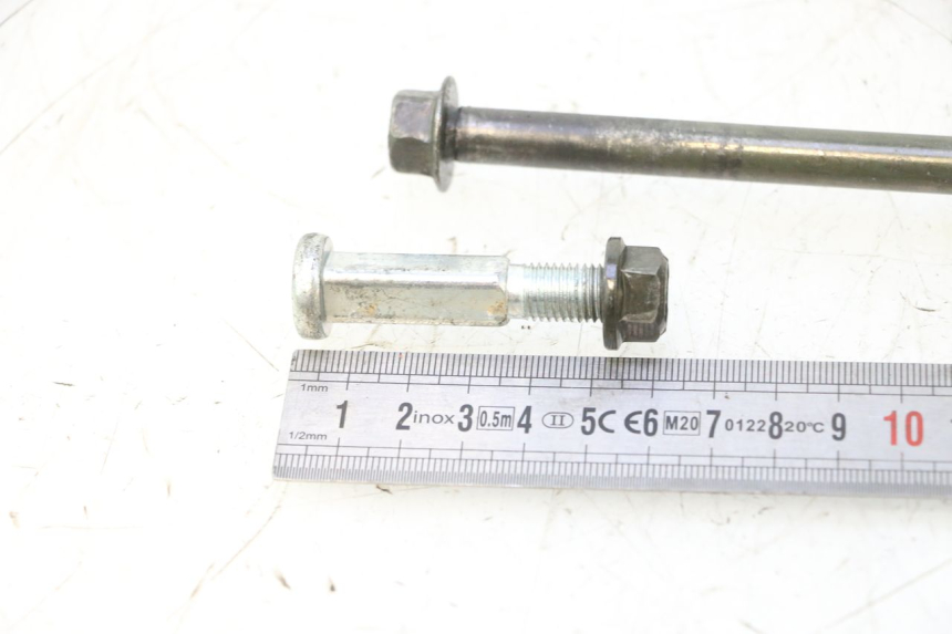 photo de ENGINE AXLE YAMAHA SLIDER 50 (1999 - 2004) - Component detail